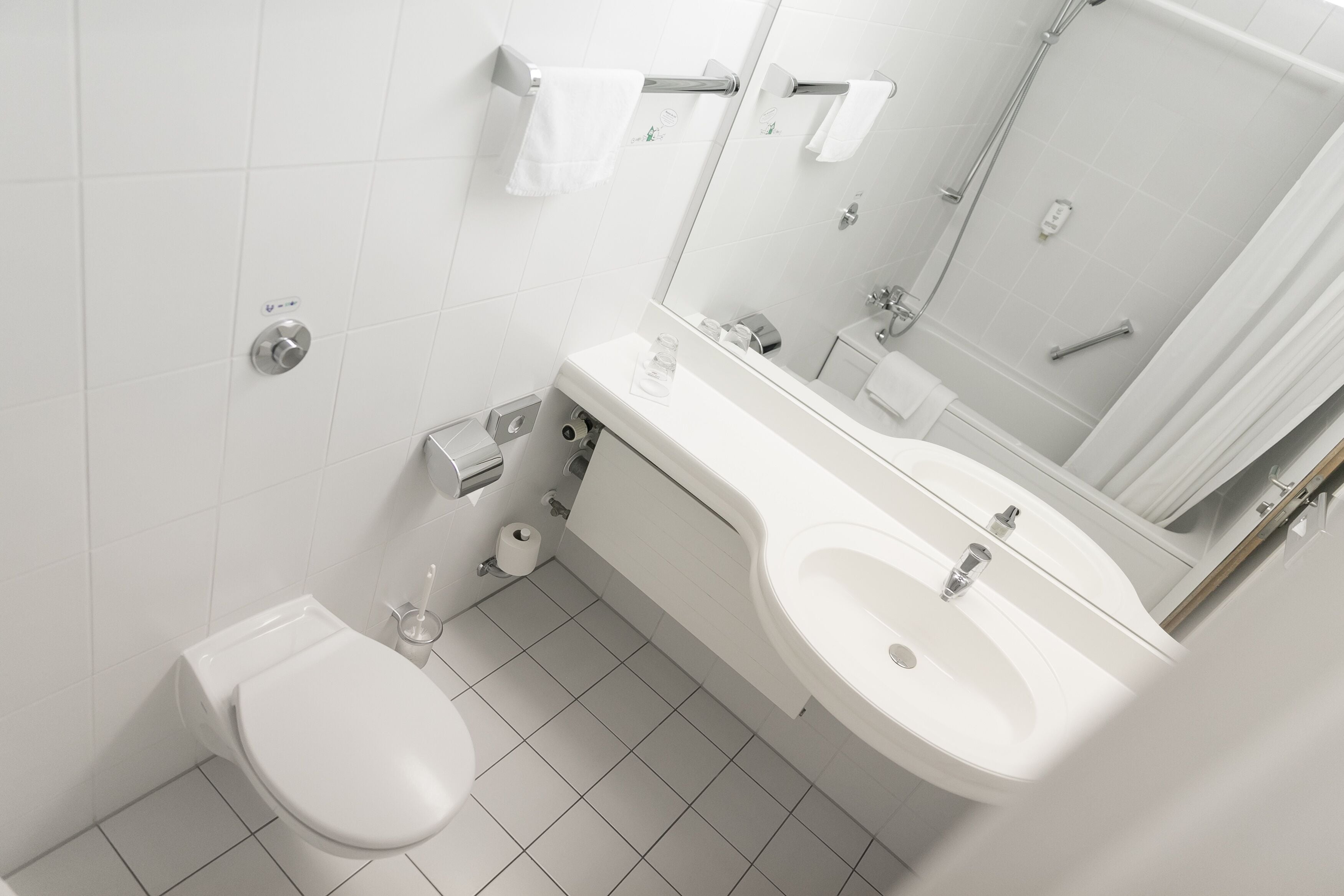 1 bedroom, hypo-allergenic bedding, individually furnished