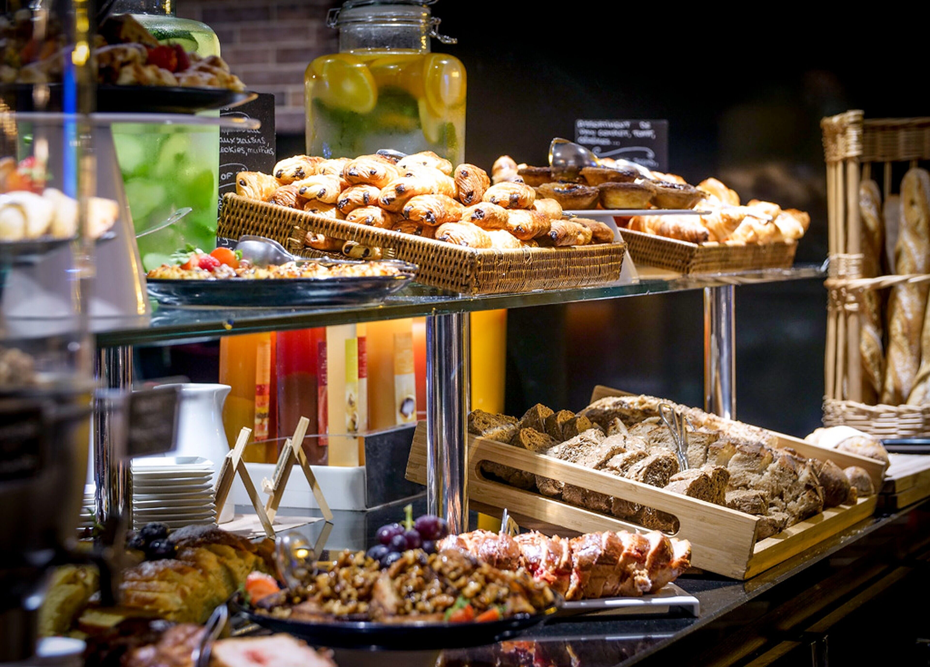 daily buffet breakfast (gbp 26 per person)