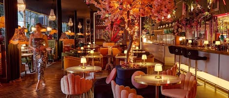 Breakfast, lunch, dinner served; Modern European cuisine