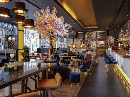 Exterior. Pullman London St Pancras