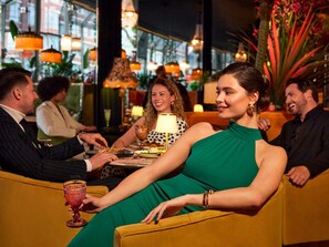 Breakfast, lunch and dinner served - Pullman London St Pancras (London)