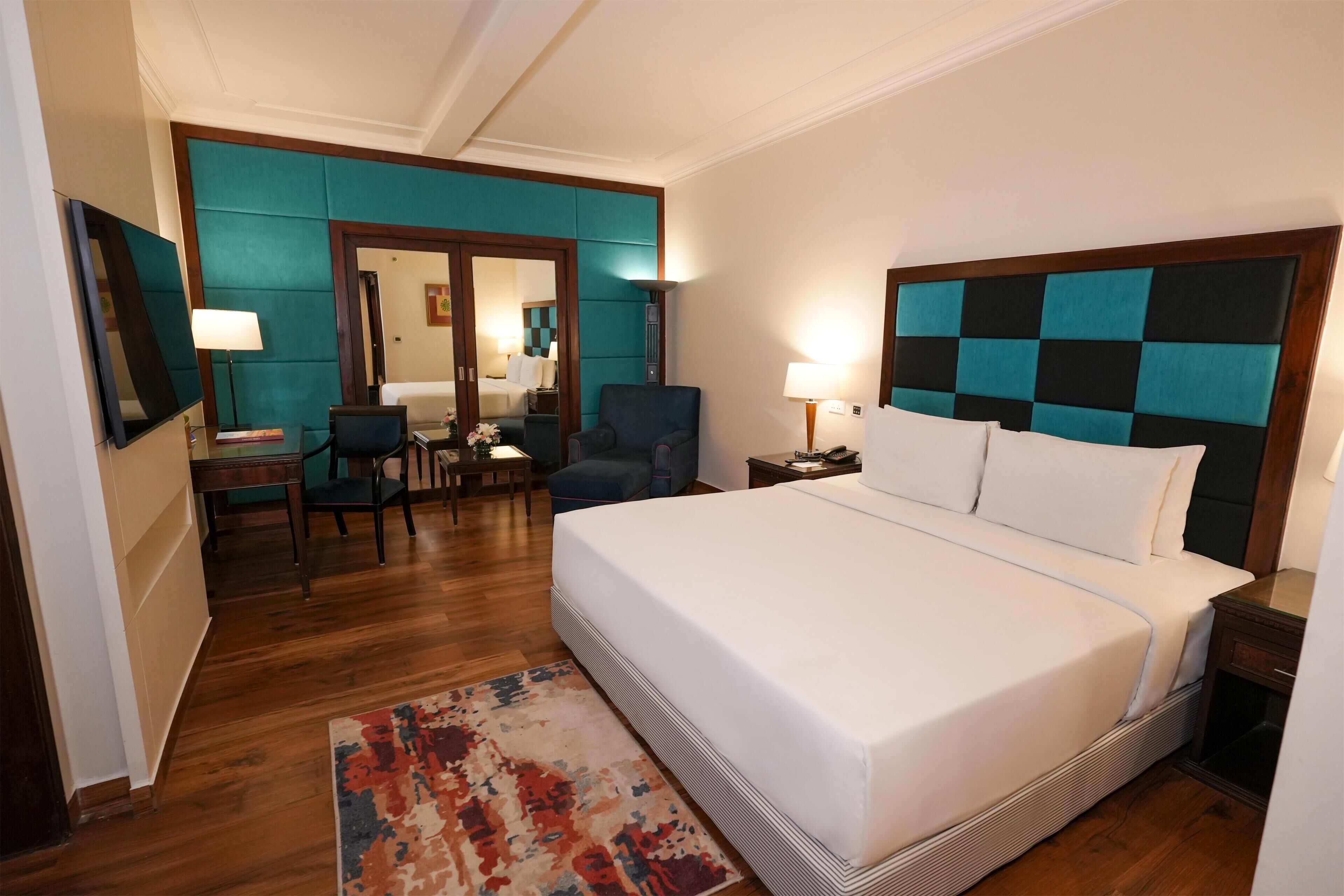 Superior Room (High Floor) | Minibar, in-room safe, individually decorated, individually furnished