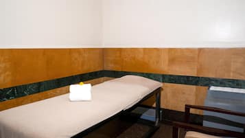 Sauna, bain Ă remous, hammam, soins corporels, enveloppements corporels