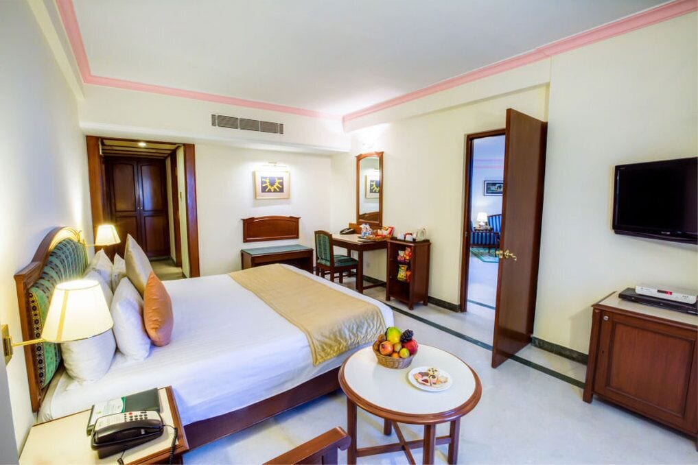 单人房 | 埃及棉床单、高档床上用品、泰普尔床垫、迷你吧