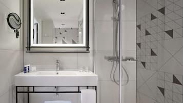 Shower, free toiletries, hair dryer, towels