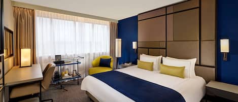 Minibar, una cassaforte in camera, una scrivania, postazione laptop