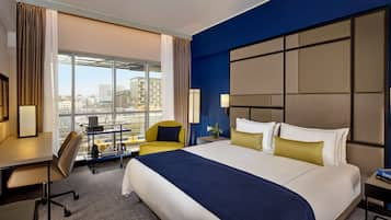 Executive Room, 1 King Bed, City View