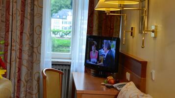 Superior Double Room | Hypo-allergenic bedding, pillowtop beds, minibar, in-room safe