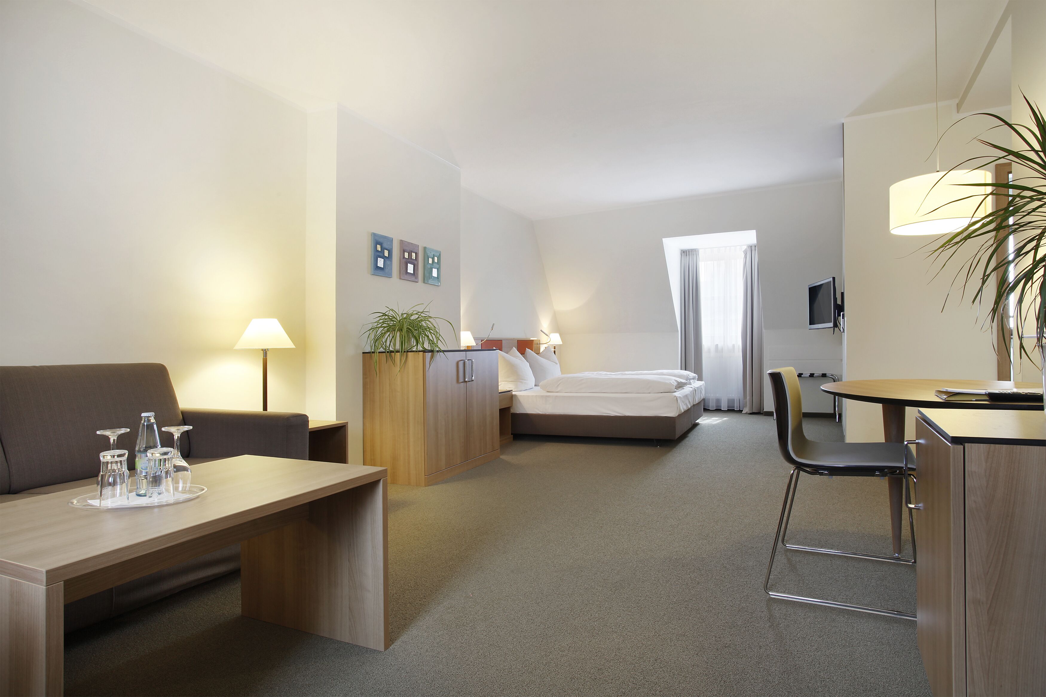 junior suite, 1 double bed with sofa bed, non smoking | 1 bedroom, hypo-allergenic bedding, minibar, in-room safe