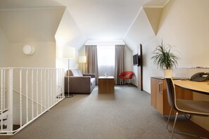 Superior Suite, 1 Double Bed with Sofa bed, Non Smoking | Living room | 32-inch flat-screen TV with satellite channels