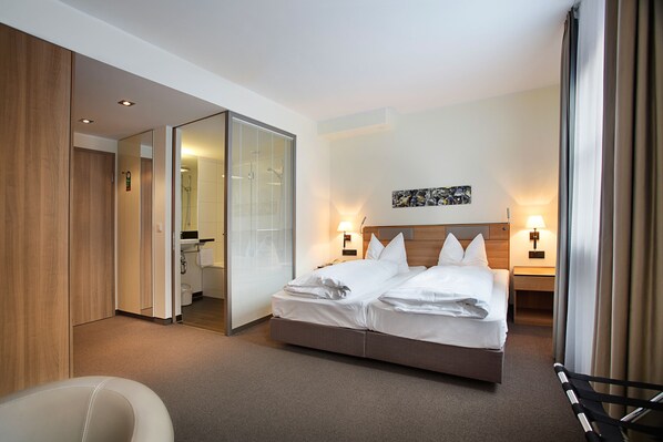 Chambre Triple Supérieure, plusieurs lits, non-fumeurs | Literie hypoallergénique, minibar, coffres-forts dans les chambres