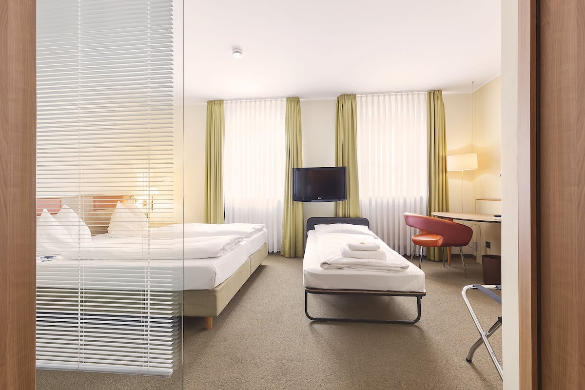 Superior Triple Room, Multiple Beds, Non Smoking | 1 bedroom, hypo-allergenic bedding, minibar, in-room safe