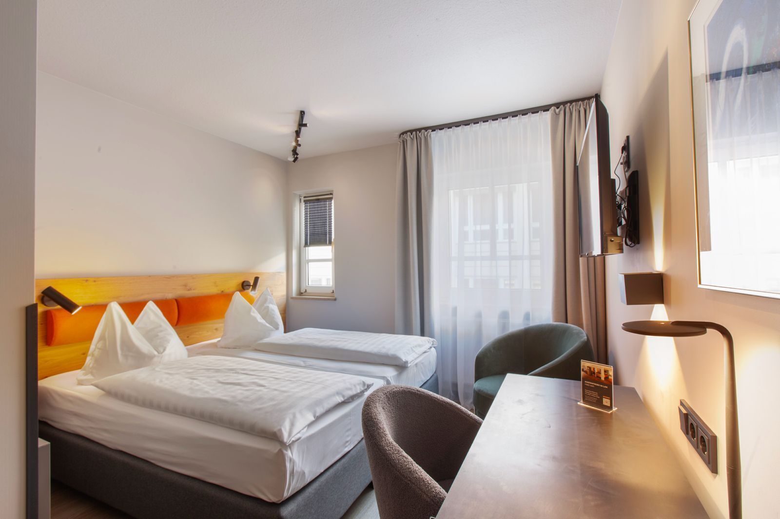 standard double room | 1 bedroom, hypo-allergenic bedding, minibar, in-room safe