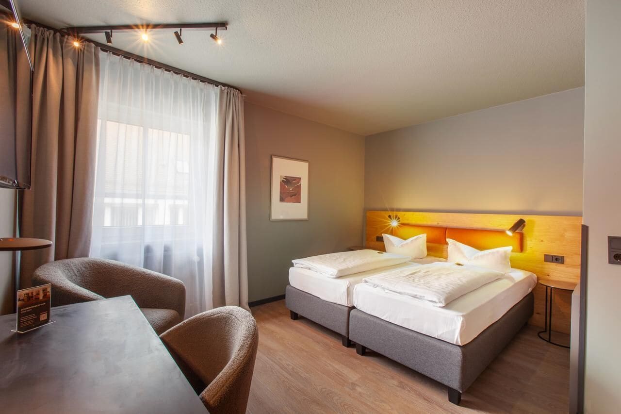 standard double room | 1 bedroom, hypo-allergenic bedding, minibar, in-room safe