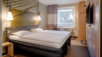 Standard-Zweibettzimmer, 2 Einzelbetten | Zimmersafe, Schreibtisch, Verdunkelungsvorhänge, schallisolierte Zimmer