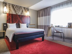 Chambre, 1 lit double, accessible aux personnes à mobilité réduite | Bureau, rideaux occultants, chambres insonorisées, lits bébé (gratuits)