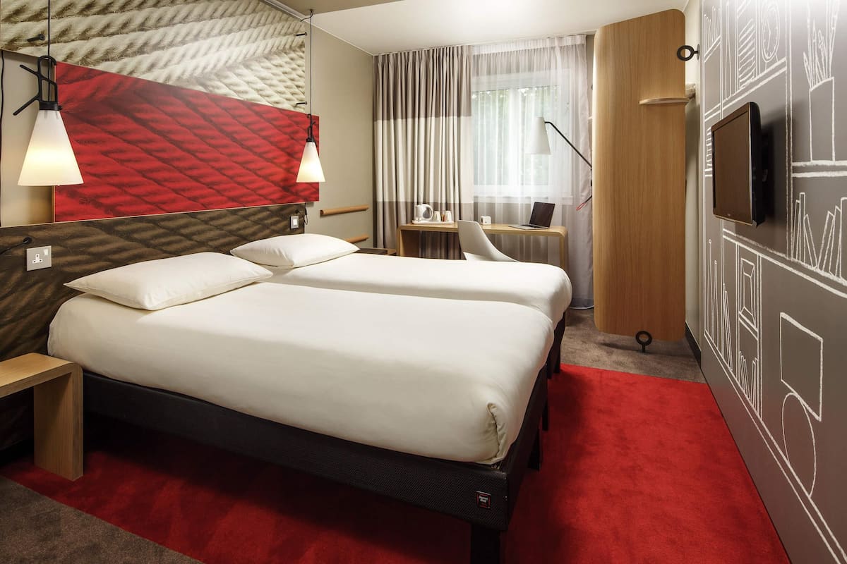 Chambre, 2 lits une place, accessible aux personnes à mobilité réduite