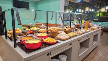 Daily buffet breakfast (BRL 56 per person)