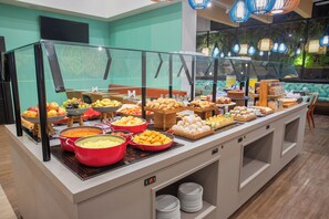 Daily buffet breakfast (BRL 56 per person)