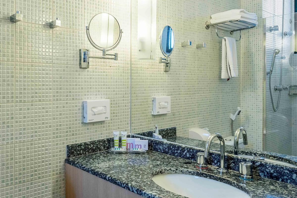 Luxury Room, 1 Double Bed, Kitchen | Minibar, in-room safe, desk, blackout curtains