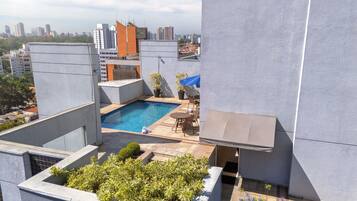 Outdoor pool, sun loungers