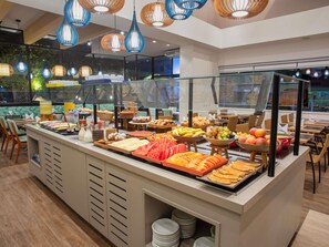 Daily buffet breakfast (BRL 56 per person)