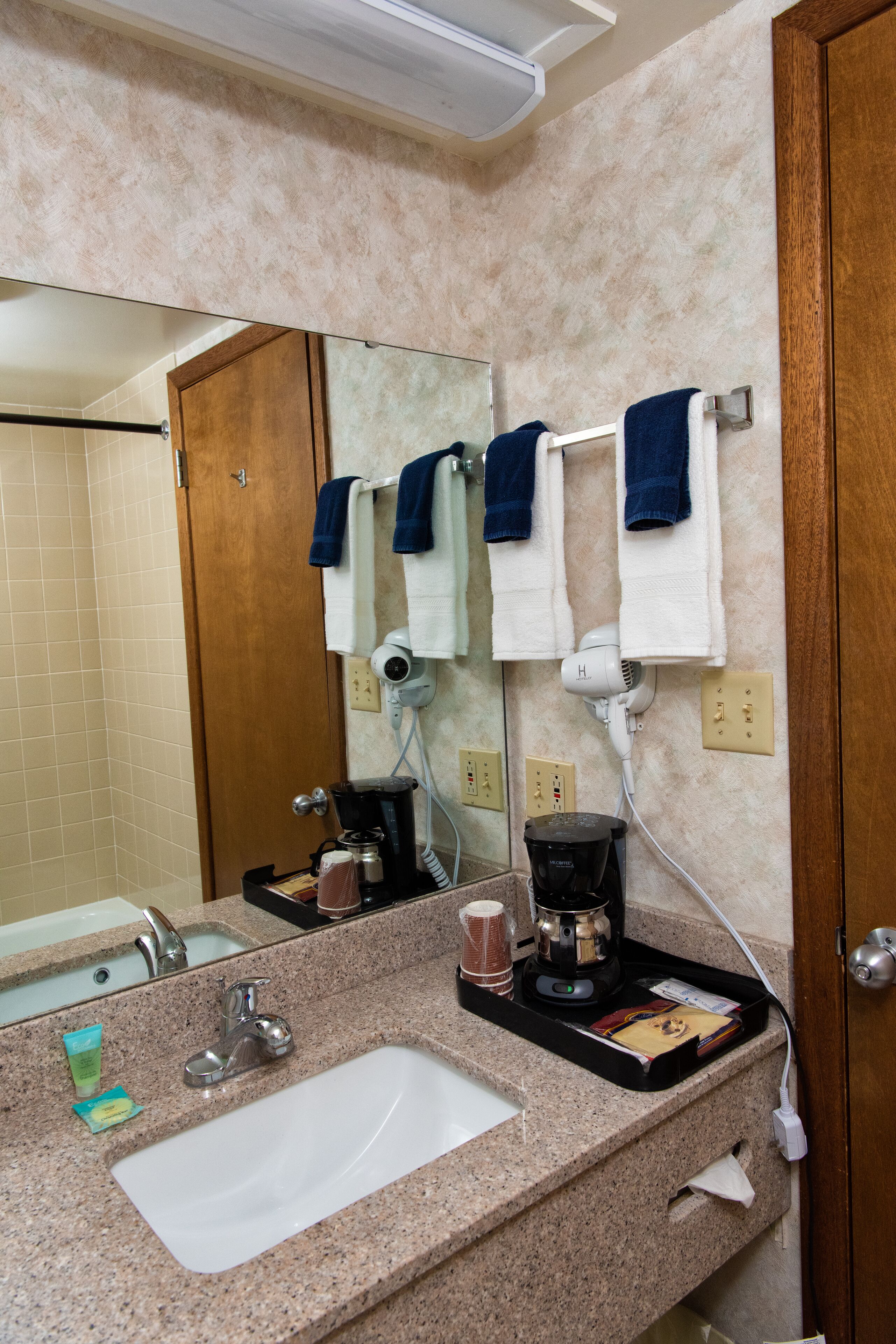 deluxe room, 2 queen beds | iron/ironing board, free wifi, bed sheets, alarm clocks