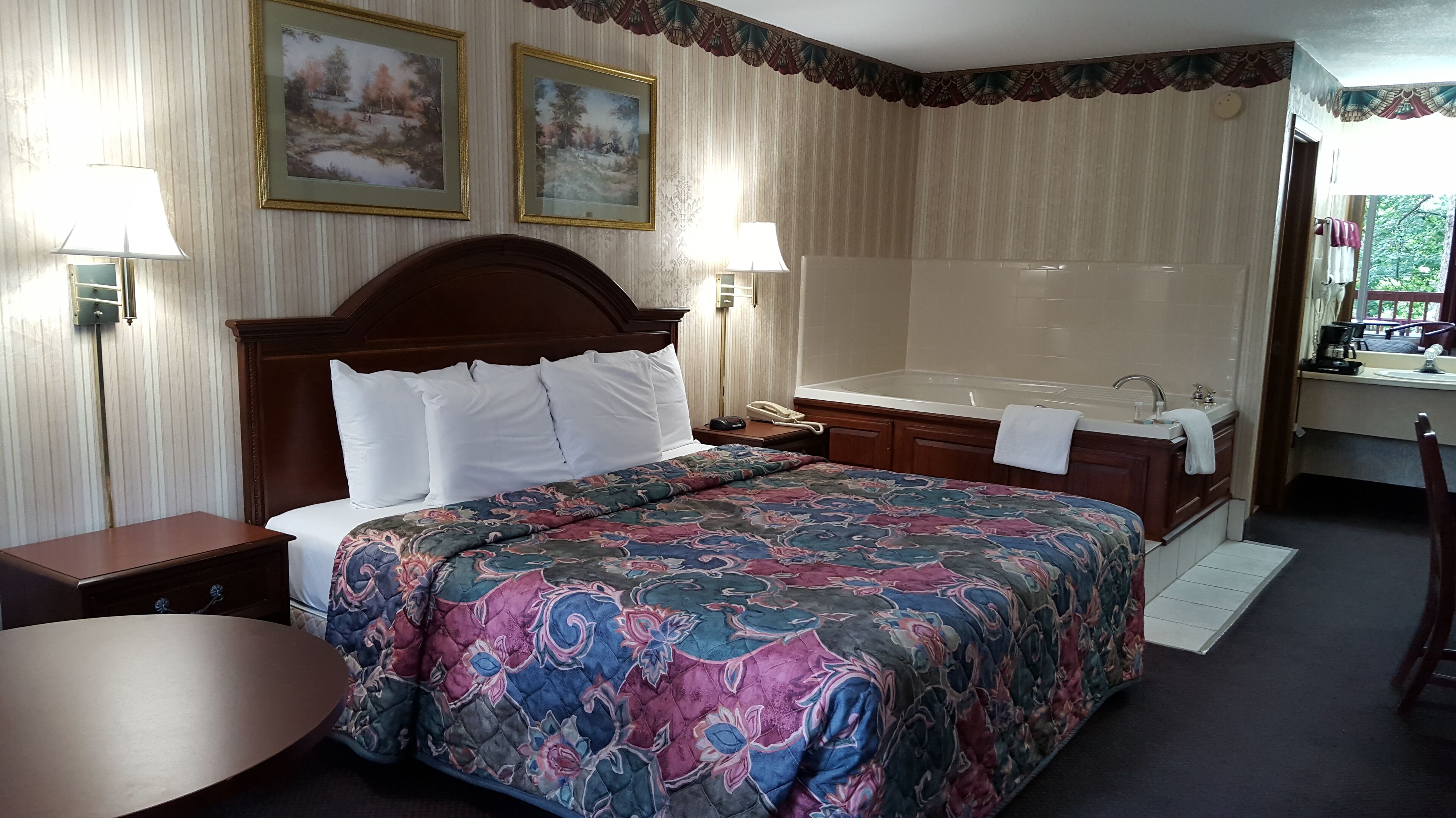 suite | iron/ironing board, free wifi, bed sheets, alarm clocks