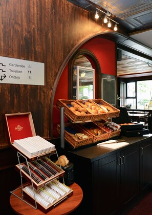 Daily buffet breakfast (EUR 16.25 per person)