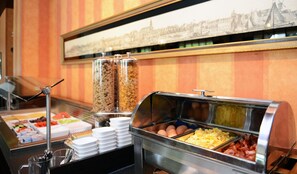 Daily buffet breakfast for a fee - Amrâth Hotel Belvoir (Nijmegen)