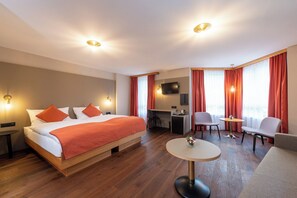 Junior Suite | Premium bedding, down comforters, in-room safe, desk