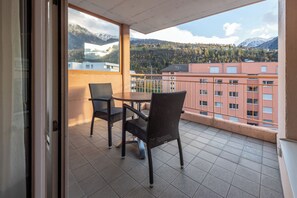 Suite | Hochwertige Bettwaren, Daunenbettdecken, Zimmersafe, Schreibtisch
