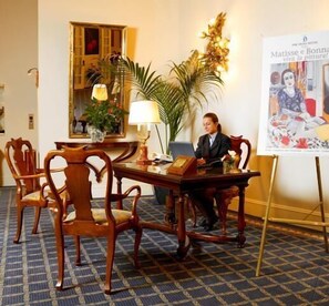 Concierge desk