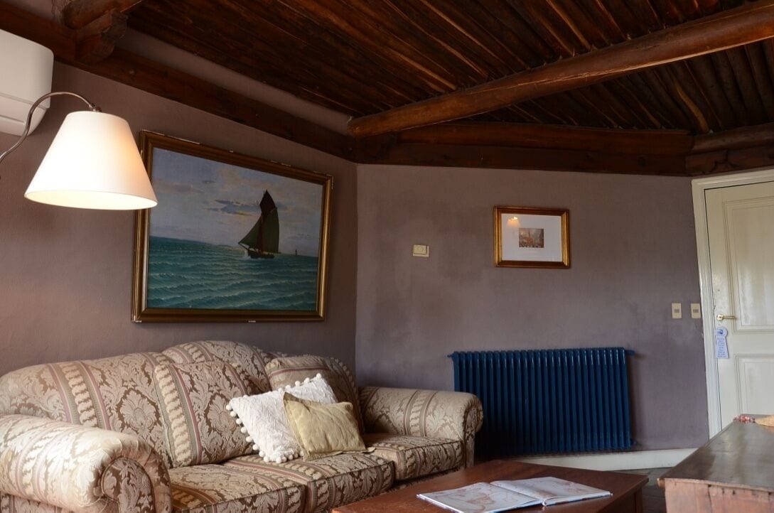 executive suite | 1 bedroom, hypo-allergenic bedding, down duvets, minibar