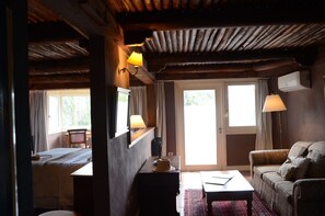 Executive Suite | 1 bedroom, hypo-allergenic bedding, down comforters, minibar