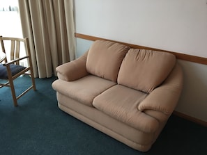 Junior Suite | Minibar, in-room safe, desk, soundproofing