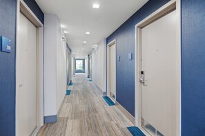 Interior - Holiday Inn Express Sunnyvale - Silicon Valley by IHG (Sunnyvale)