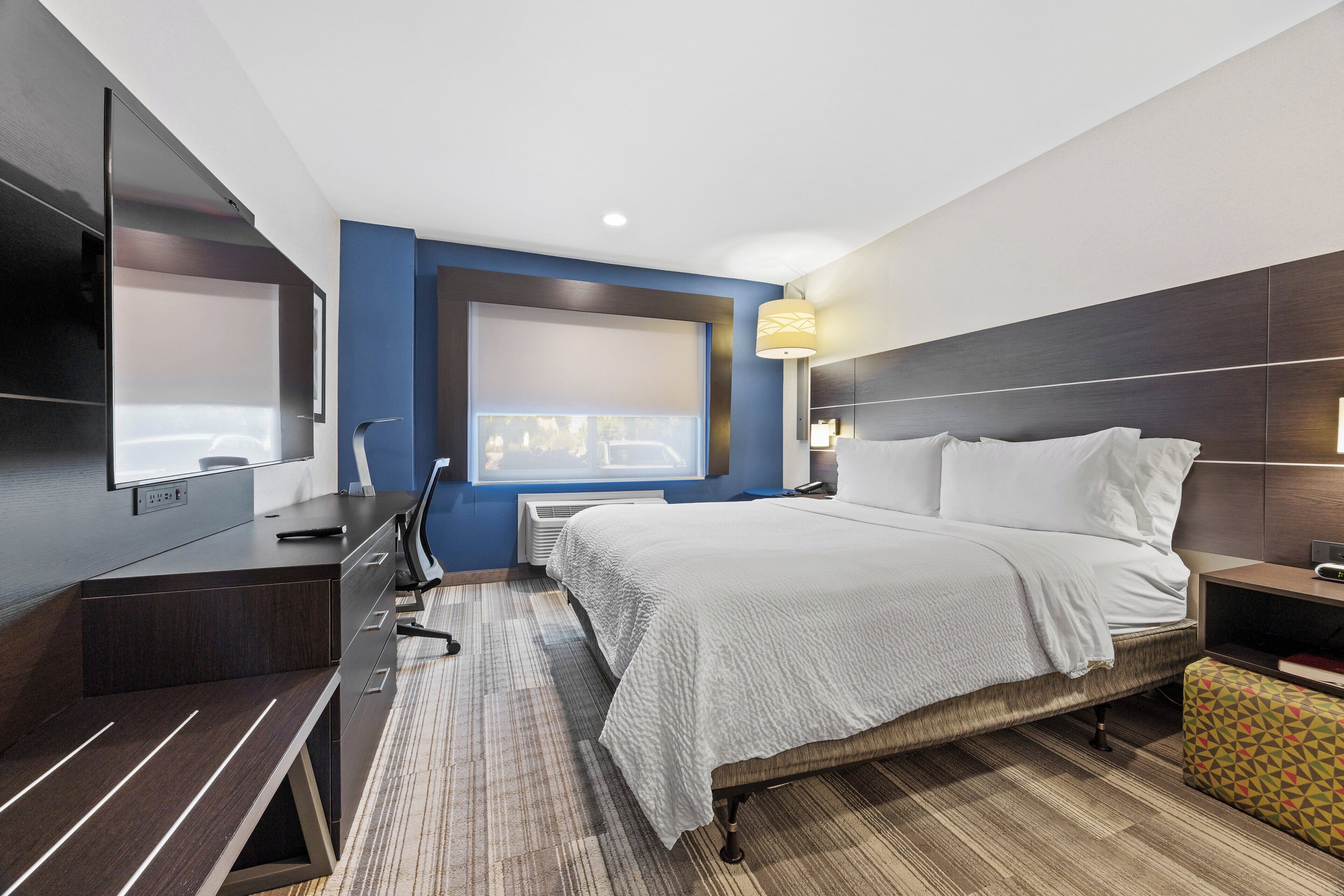 Ropa de cama de alta calidad, caja fuerte, escritorio