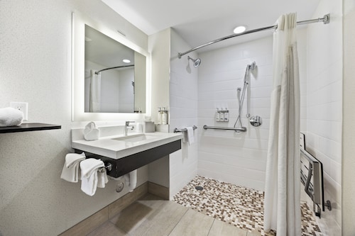 Holiday Inn Express Sunnyvale - Silicon Valley by IHG
