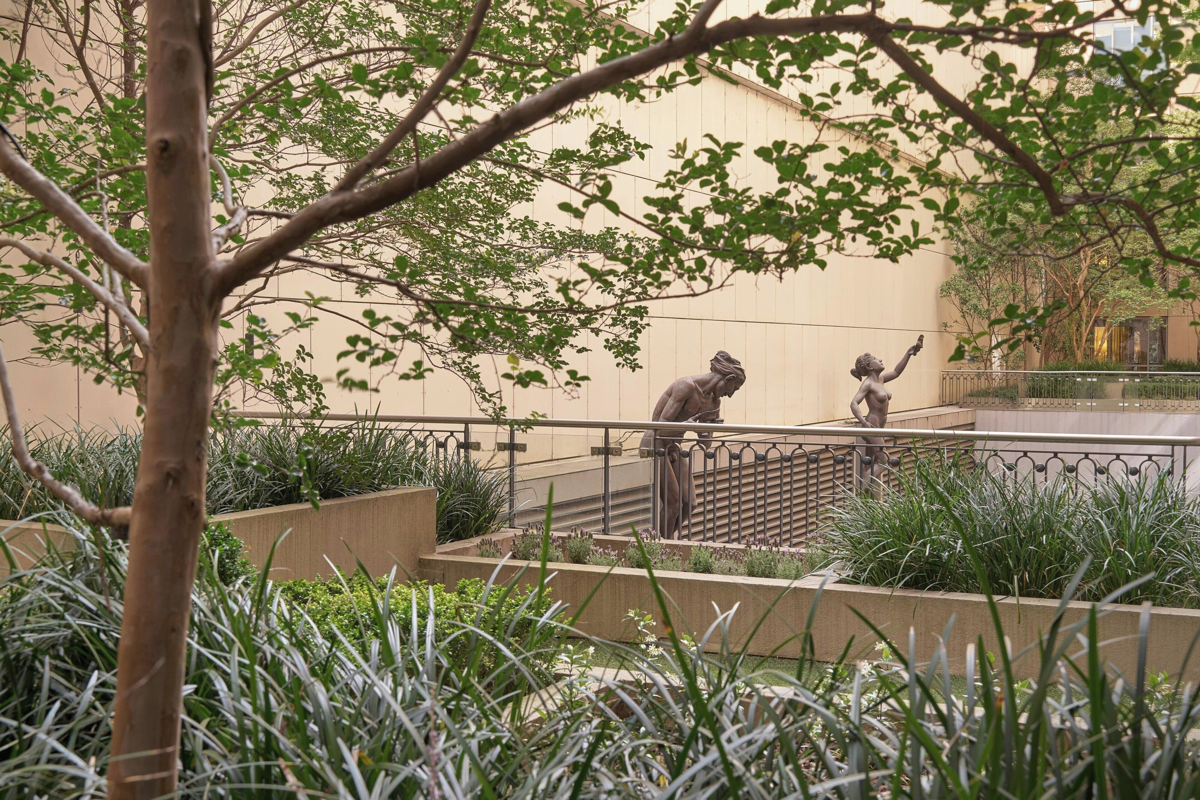 1 bedroom, premium bedding, minibar, in-room safe