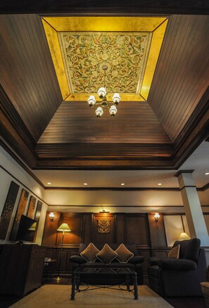 President suite | Living area | TV