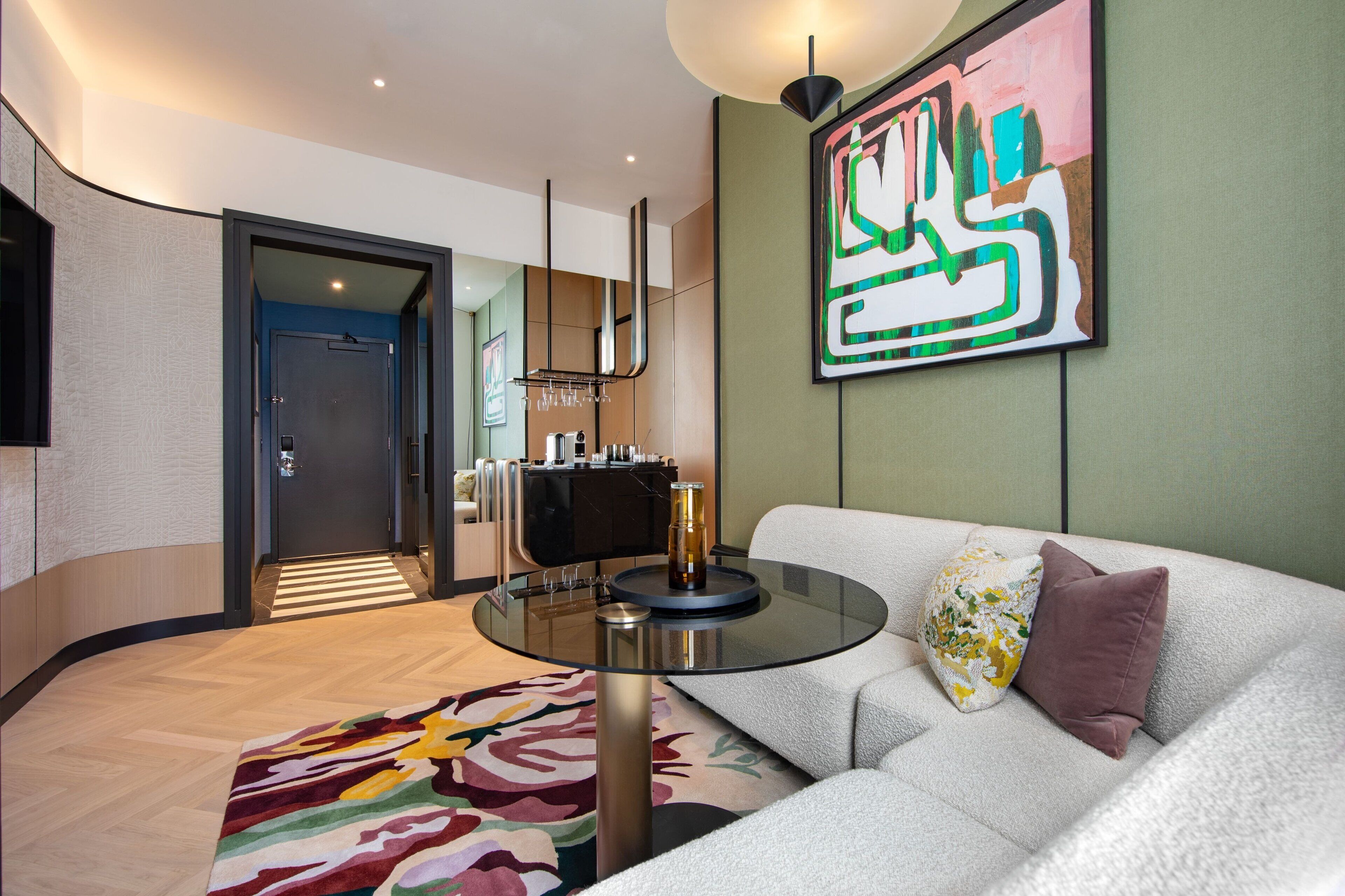 TV LCD 42-inch có truyền hình cáp, TV, iPod dock 