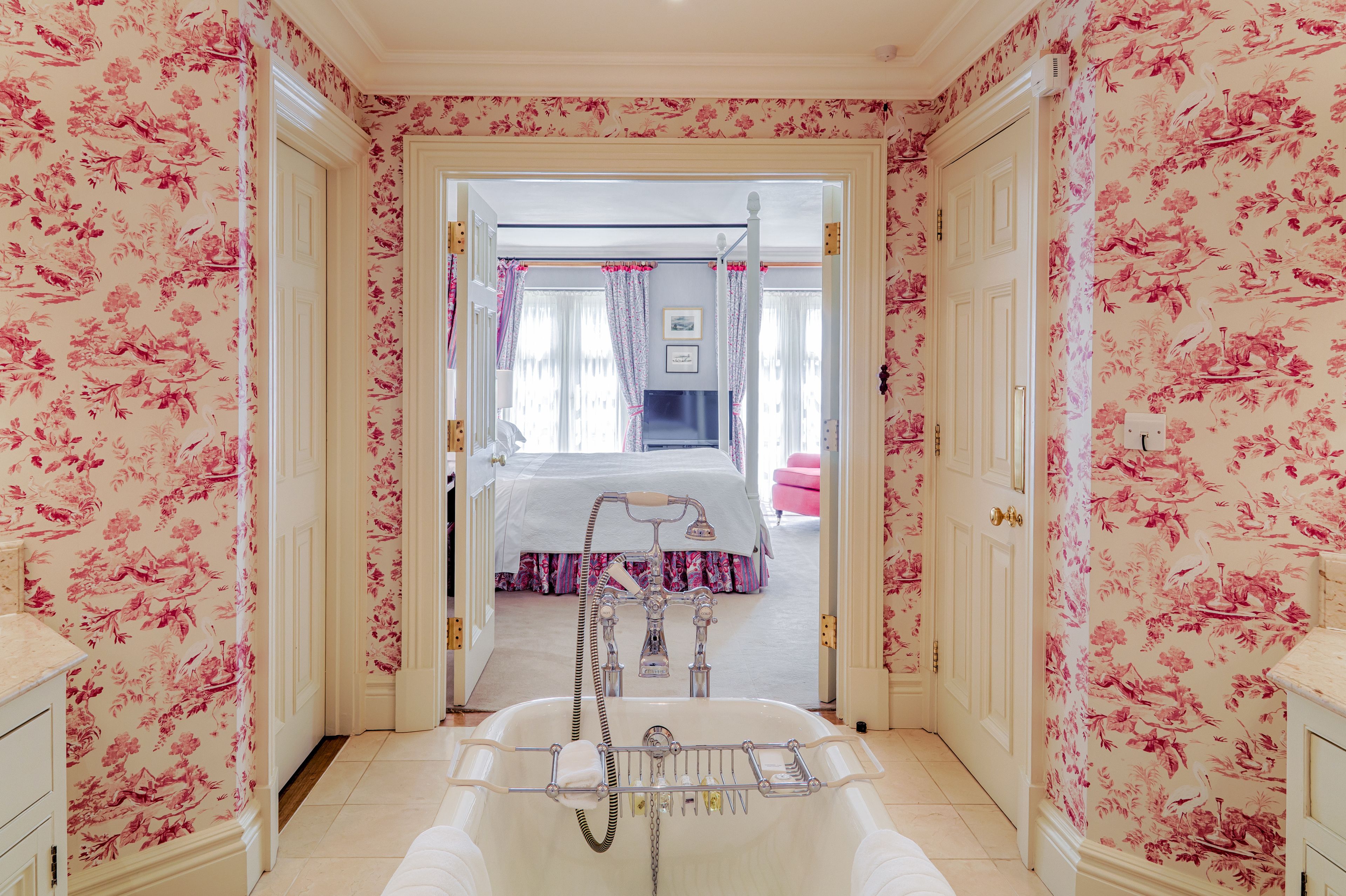 Kamar, Beberapa Tempat Tidur, pemandangan danau | Bathtub besar