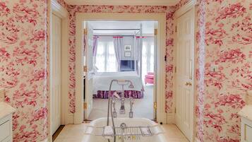 Kamar, Beberapa Tempat Tidur, pemandangan danau | Bathtub besar