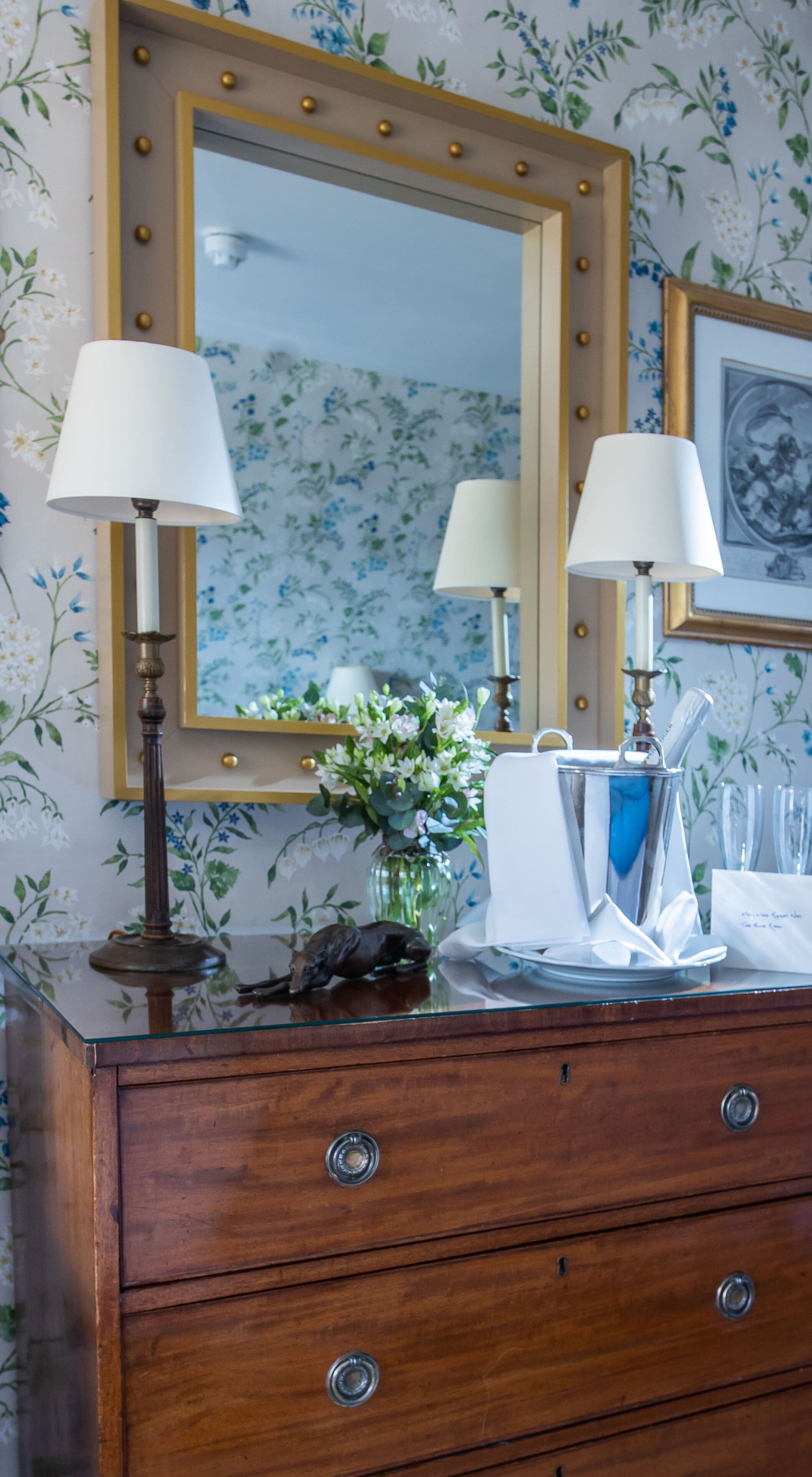 standard room | bathroom | combined shower/bathtub, deep-soaking bathtub, free toiletries