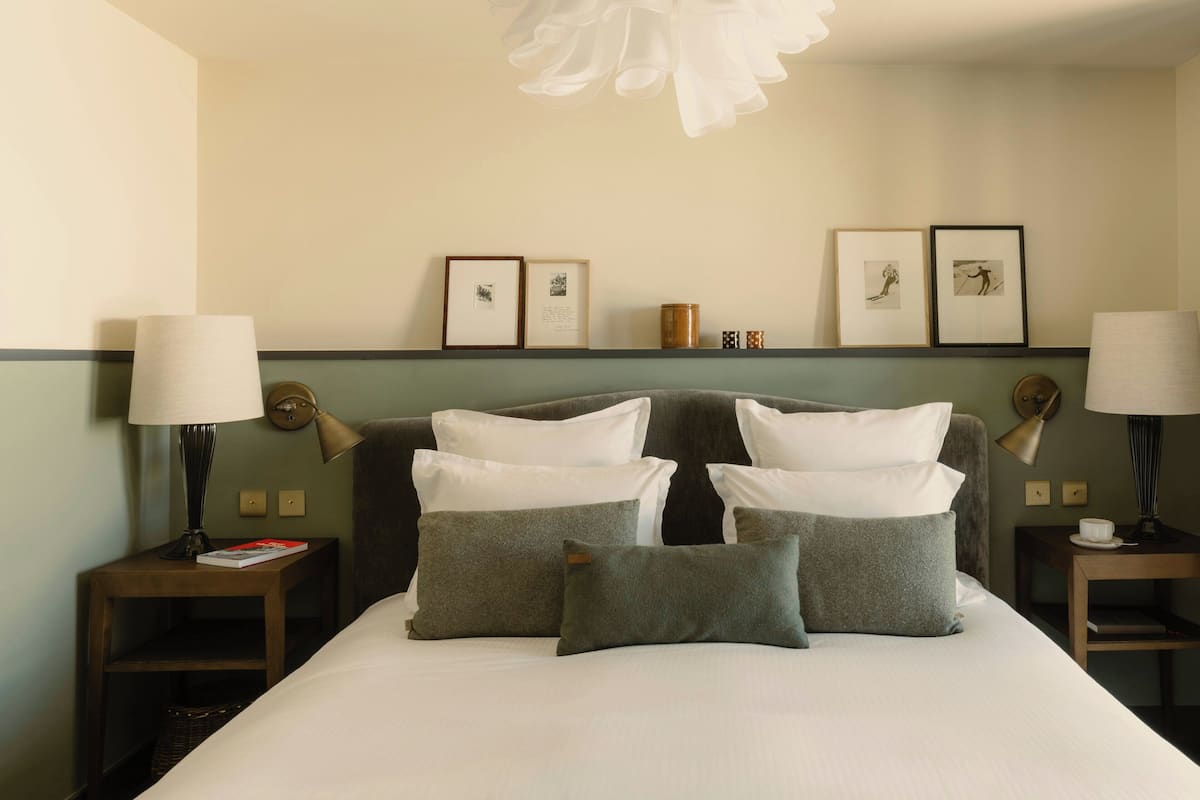 Junior Suite (Slopes View) | Minibar, in-room safe, iron/ironing board, free cribs/infant beds