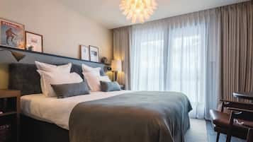 Quarto superior (Village View) | Frigobar, cofres nos quartos, ferros/tábuas de passar roupa