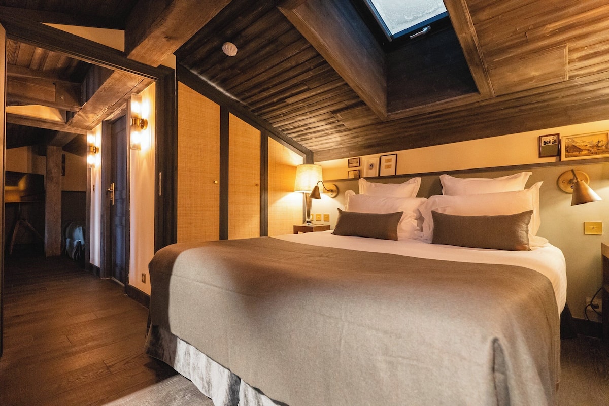 suite (the suite) | minibar, in-room safe, iron/ironing board, free cots/infant beds