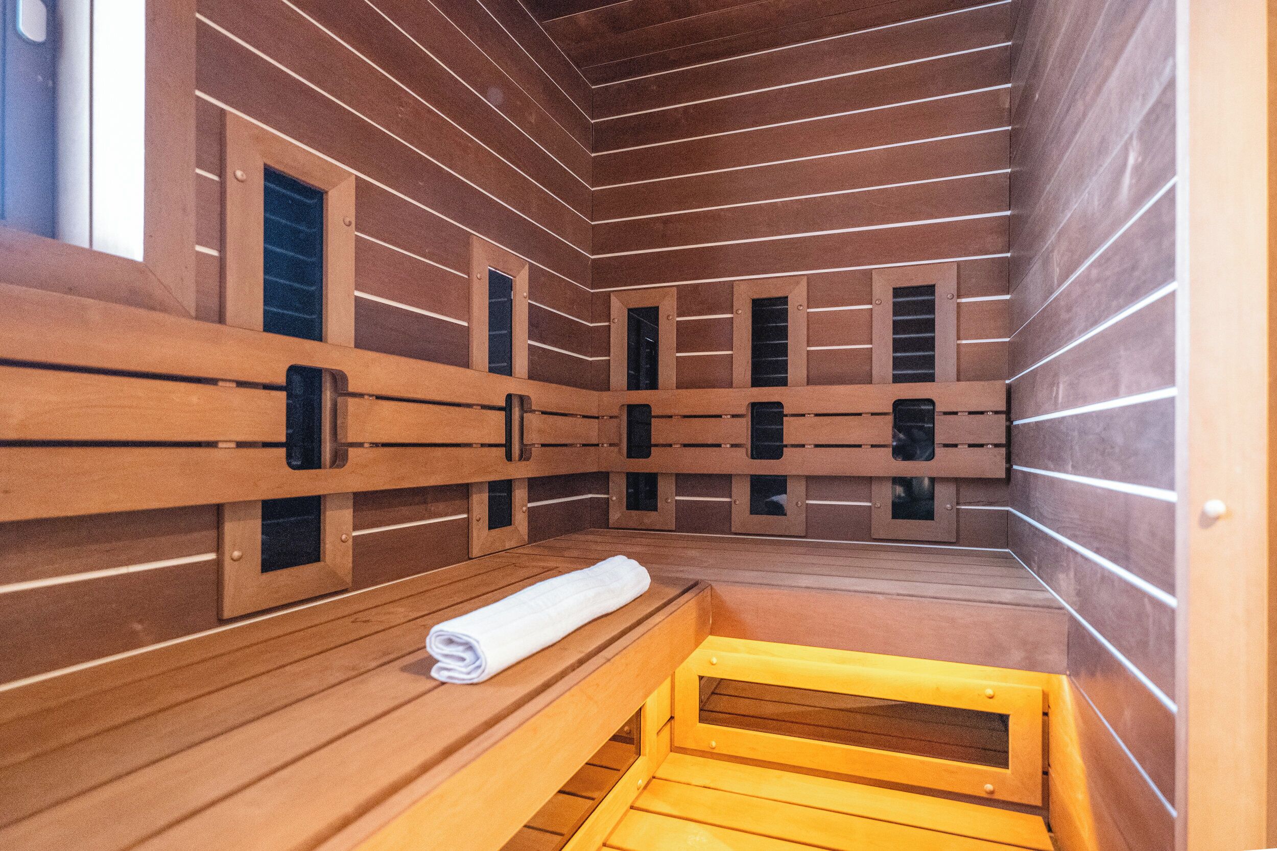 suite (the suite) | minibar, in-room safe, iron/ironing board, free cots/infant beds