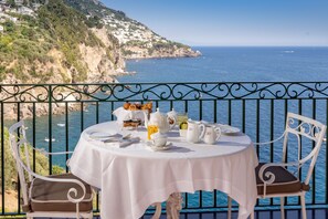 Desayuno buffet incluido todos los días